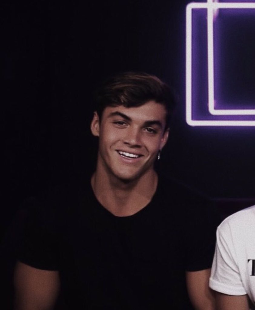graysonxemma's tweet photo. an appreciation tweet for grayson’s smile https://t.co/0mLB65cMJz