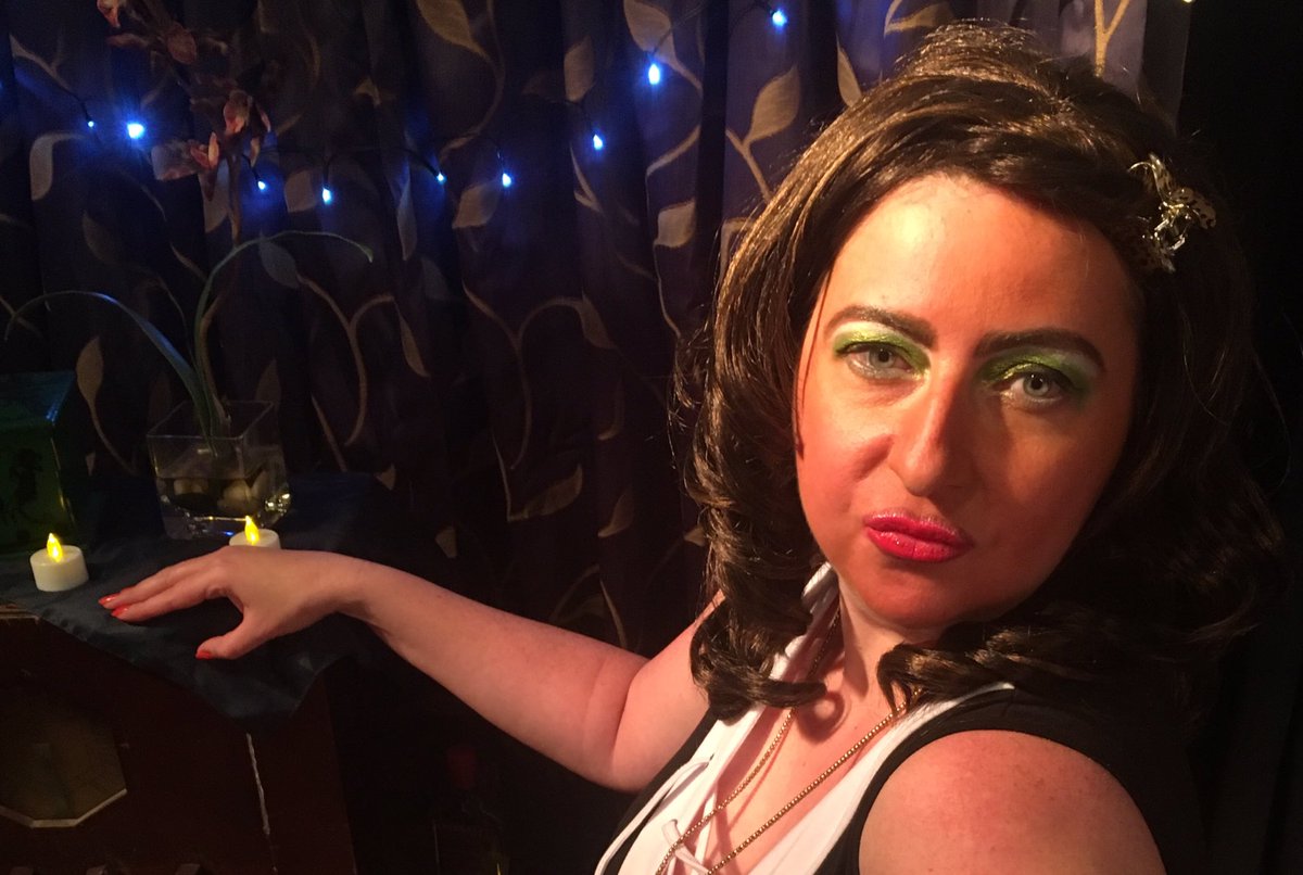 exittheatre's tweet photo. Meet ‘Nando’s’ tonight at ‘The Bear Trap’. Spread Eagle Theatre, Croydon, 8pm. Tickets at https://t.co/yLbPYgtTg7 or at the door. Go on. She’s waiting for you.....
#theatre #croydon #comedy #fringetheatre #thingstodo #darkcomedy #psychic #london #play https://t.co/P8uG96KWnG