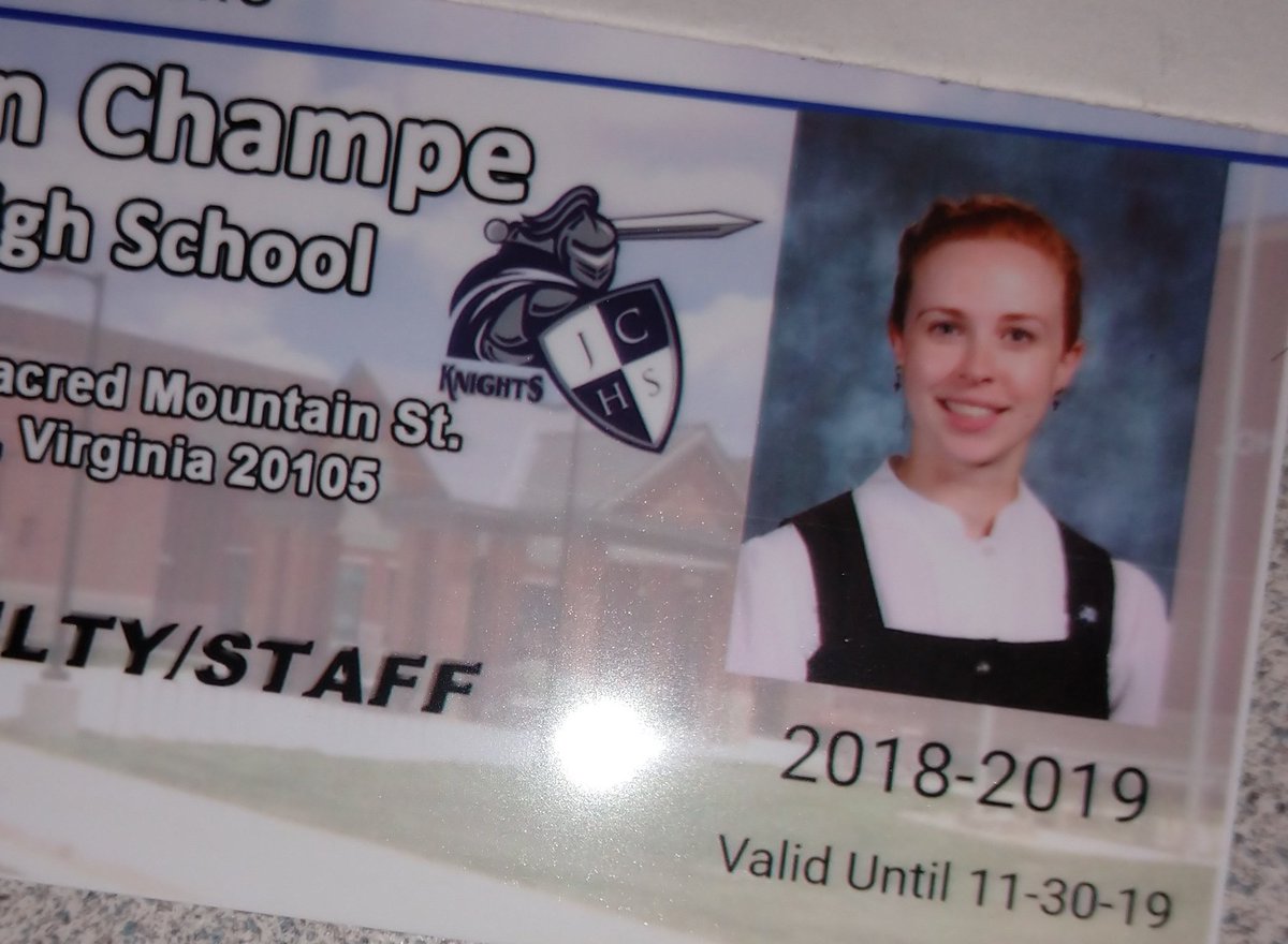 When you're a #GermanTeacher and a #Trachtler , of course you have a performance on picture day. 🤣 
Ps, this is not the first time this has happened!