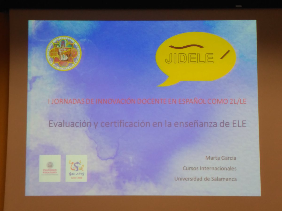 JIDELE_UM's tweet photo. Y comenzamos con la última conferencia plenaria de esta mañana. D.ª Marta García García nos va a hablar de la "Evaluación y certificación en la enseñanza de ELE". Nos va a hablar de los distintos tipos de certificación: DELE, SIELE... #JIDELE2018 #twitterele https://t.co/v9cO9ekhqK