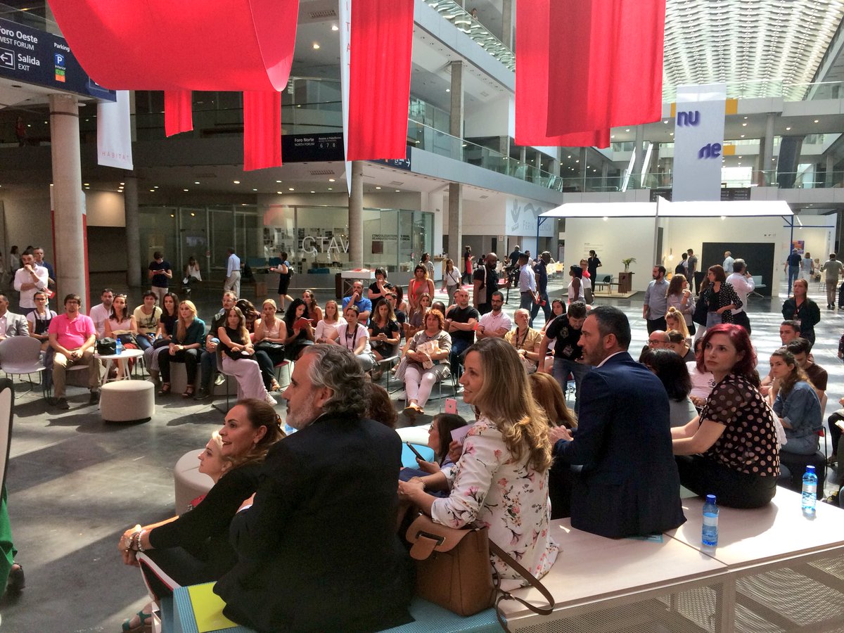 belta_frajumar's tweet image. Gran afluencia de profesionales del #interiorismo en estos momentos en el foro abierto de #InnoDesign #agoranude @habitatvalencia