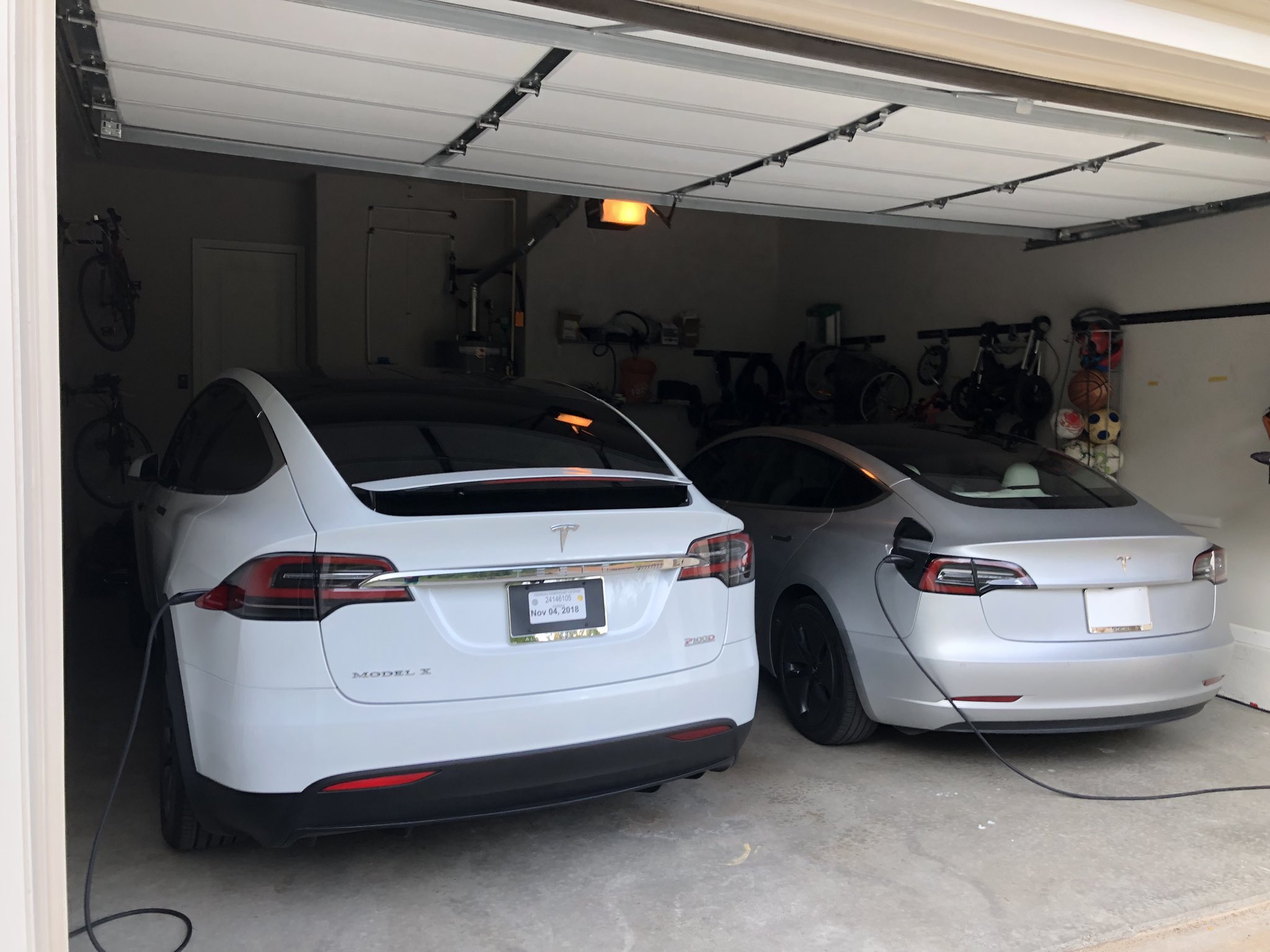 Tesla model cheap x garage
