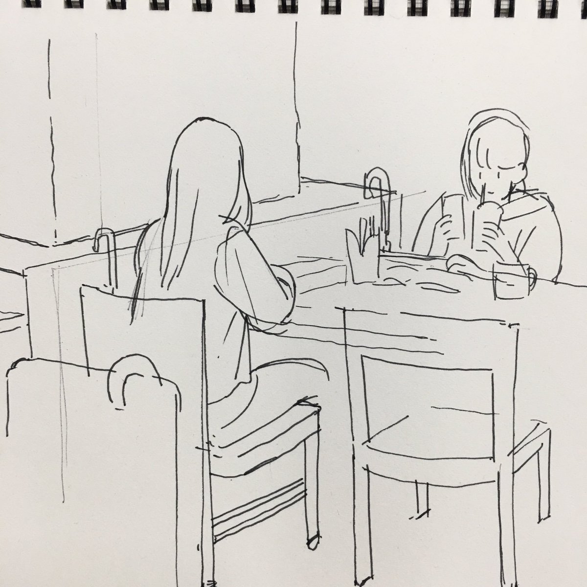 #カフェスケッチ 
カフェで描いていたら、日報書き忘れてたことを教えてもらい会社に戻ることに
リュックの情報もっと増やしてもよかったなぁ
あと、パースの意識がまだふわっとしてる 