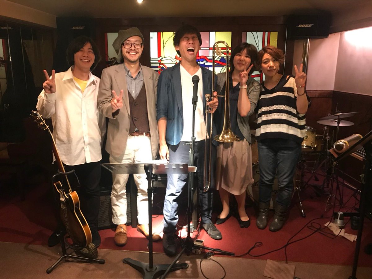 モリタクロウ 製作中 昨日は池袋ホットペッパー でした せっきーめちゃわろとる 噂によると スポットライトが私にではなくずっと譜面台に当たってたらしい モリタクロウ 製作中 昨日は池袋ホットペッパー でした せっきーめちゃわろとる 噂によると スポットライトが私にではなくずっと譜面台に当たってたらしい