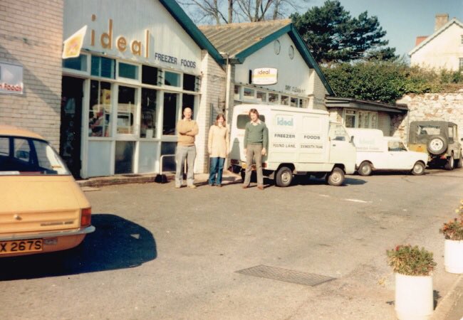 Ideal_Cleaners's tweet image. It's National Family Business Day! Five-generations of the Leat Family! But everyone who works here is part of the Ideal family too – and we couldn't do what we do without them! Thank you to you all 🤗

 #GBFAMILYBIZDAY #idealcleaners #fivegenerations #exmouth #exeter #family