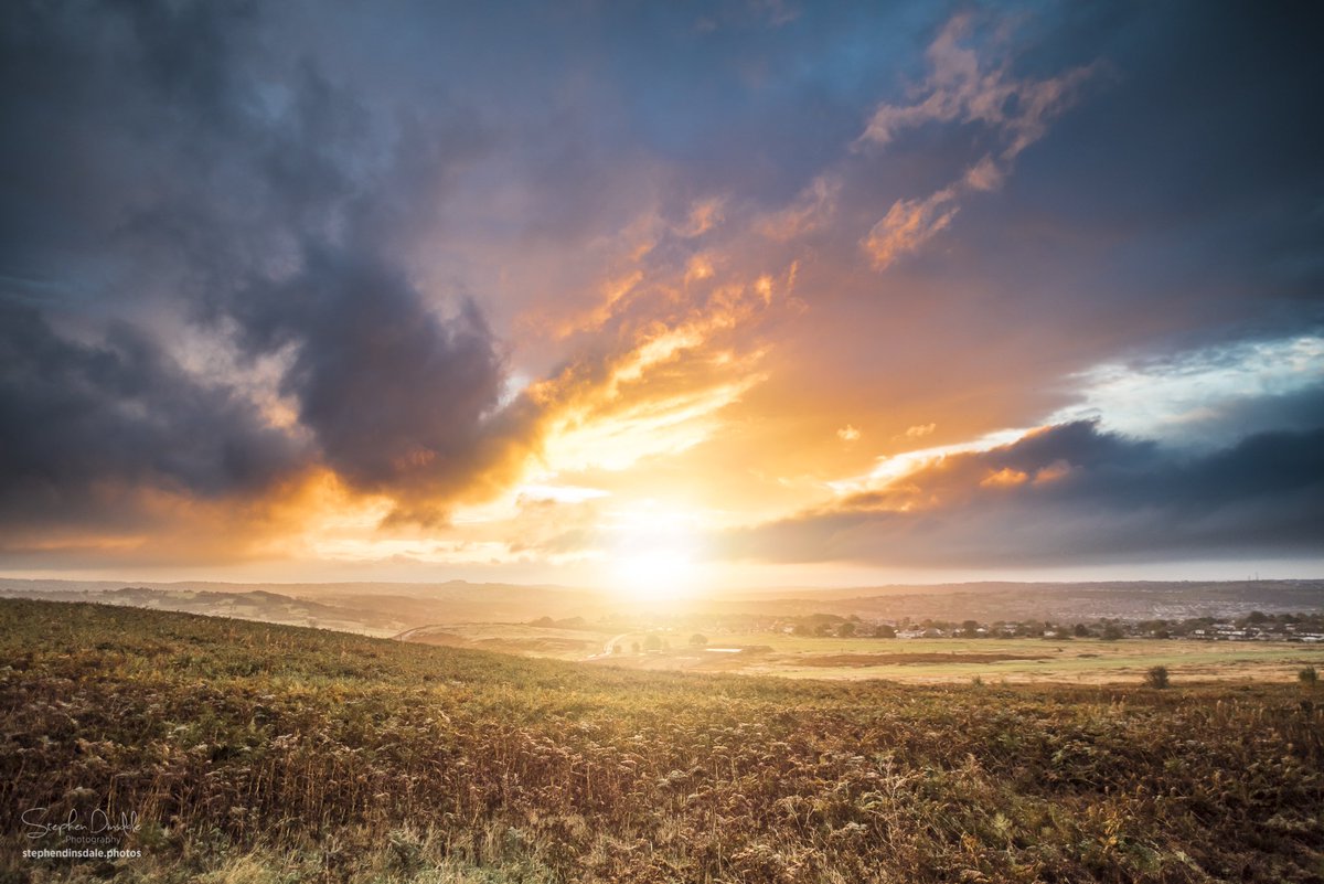 SPDPhotography's tweet image. I would 💛 a #Friday retweet for 4 of my fave pics 👍📷 #yorkshire #uk #art #photo #FridayFeeling #StormHour #weather #clouds #photography #saltaire #drone #malham #Bradford