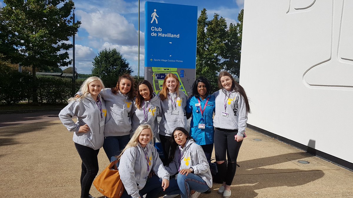 Our lovely @uhmidwifery <a href="/UniofHerts/">University of Hertfordshire</a> student midwives 2018 completing registration