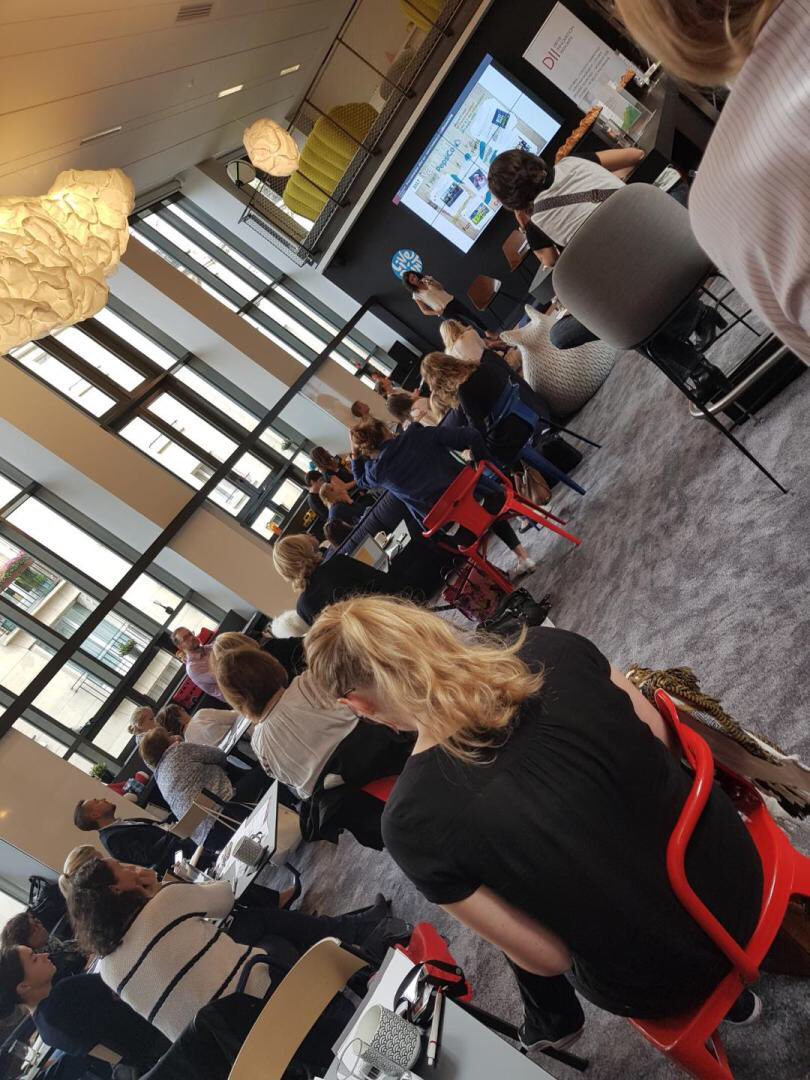 DIMOTRANSGroup's tweet photo. Notre #Dircom @sylviedonati au coeur de l’event : engagement et performance au programme ce matin au #LivePoint avec @DII_EU Quand la communication devient le centre des attentions...
#DirCom2018 #advocacy #kpi #strategiedigitale https://t.co/D4jqdoueFL
