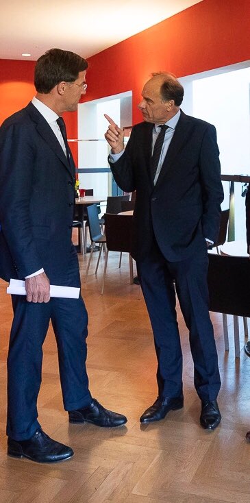 WeekbladMare's tweet photo. Wie verzint het beste foto-onderschrift? Winnaar krijgt een jaarabonnement op Mare. Deadline: maandag.
https://t.co/WLYeSRfqhK https://t.co/0zaph5PYSc
