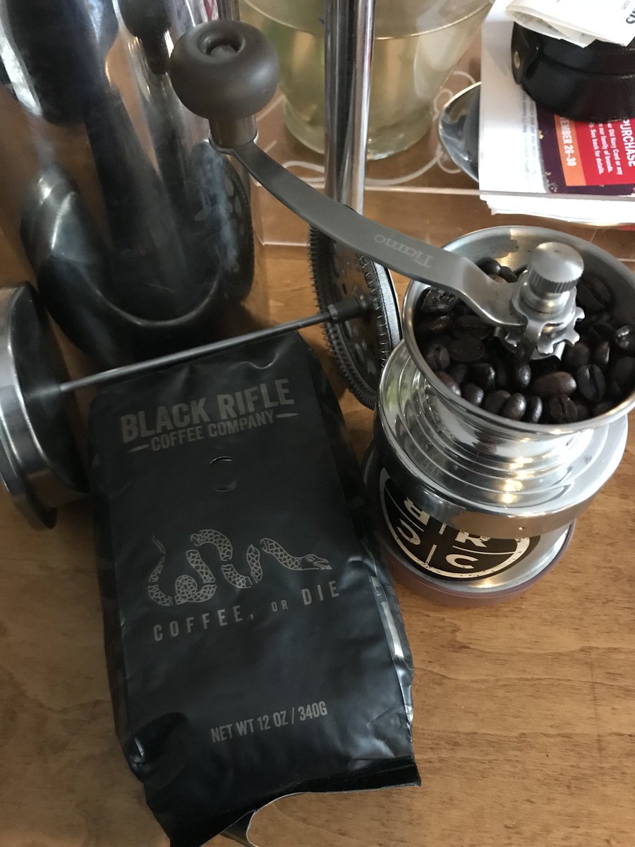 MatthewLyons04's tweet photo. #laboroflove #manualgrind #coarsegrind #coldbrew #deadtiligetsmecoffee #coffeesnob @blckriflecoffee @DaRause https://t.co/THvJM4esNW