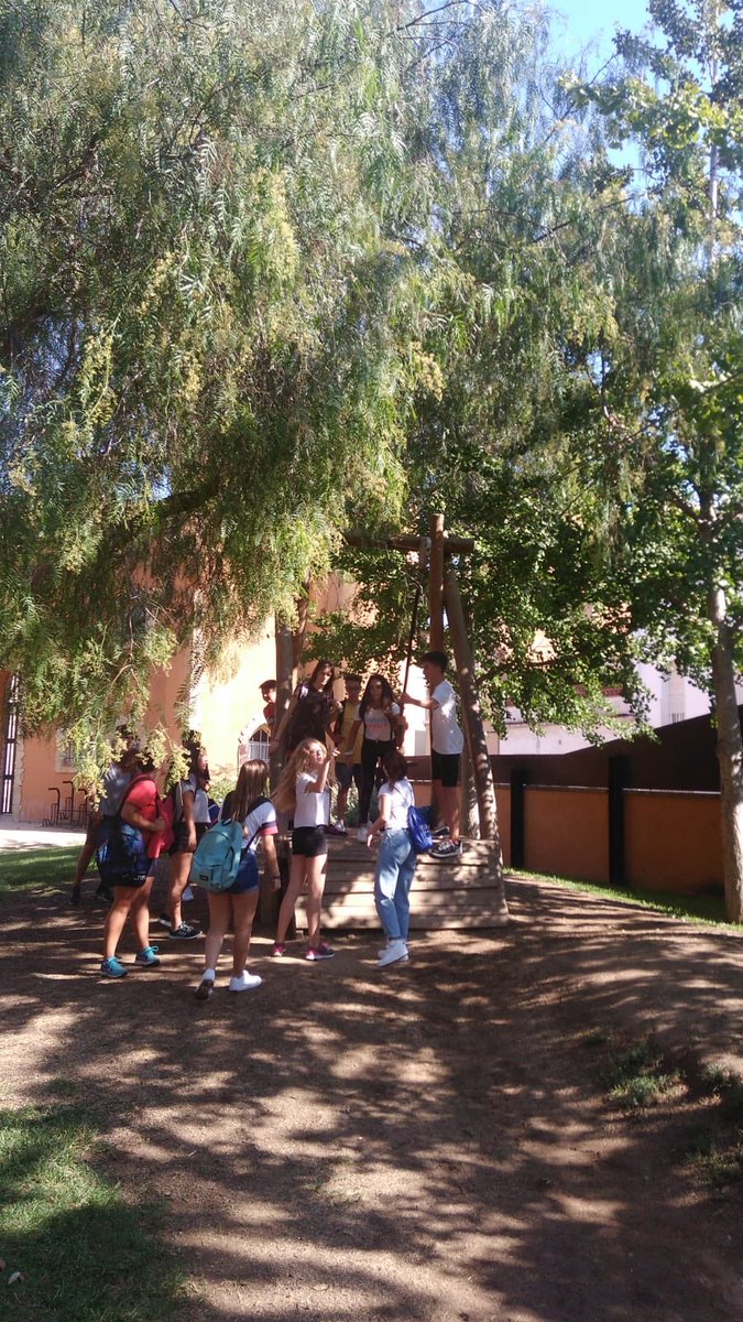 SalesiansMAT's tweet photo. 2n d’ESO Sortida de convivència #EtsClau Parc Francesc Macià de Malgrat de Mar, lleure en bona companyia. https://t.co/1PmpPxuMuk