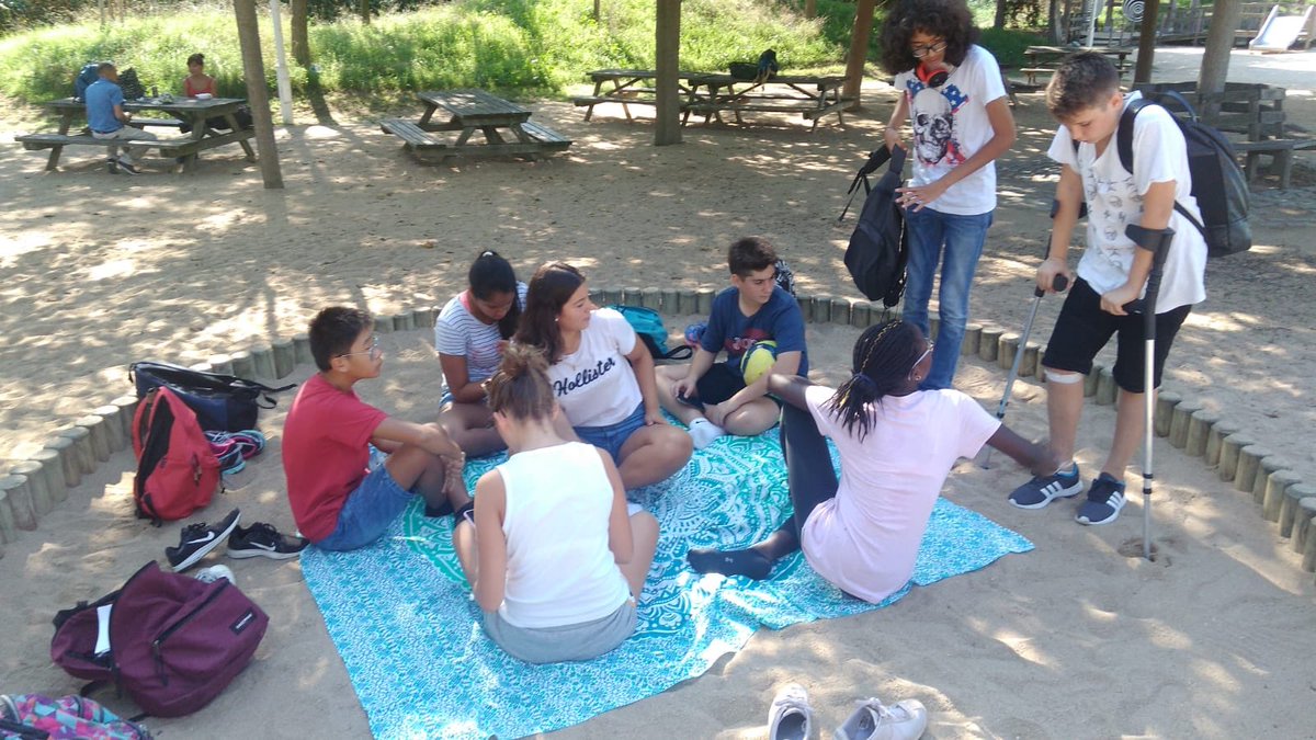 SalesiansMAT's tweet photo. 2n d’ESO Sortida de convivència #EtsClau Parc Francesc Macià de Malgrat de Mar, lleure en bona companyia. https://t.co/1PmpPxuMuk
