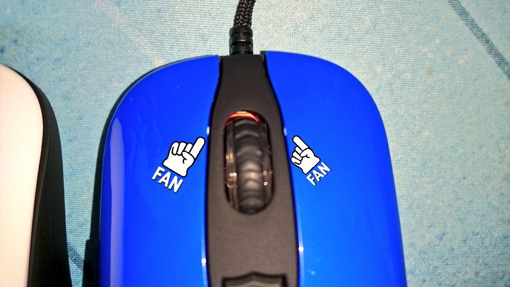 chorobinsan's tweet photo. 良いマウスだし、実用上に問題がある訳ではないけれど、所々に雑な処理があるなw
1枚目のやつ限っては青色verの右上矢印にバリみたいのが飛び出て尖ってたし(ハサミでカットした)。
2枚目もバリの跡が青白に両方ともある。
#DreamMachines
#DM1FPS https://t.co/orPjriEeFd