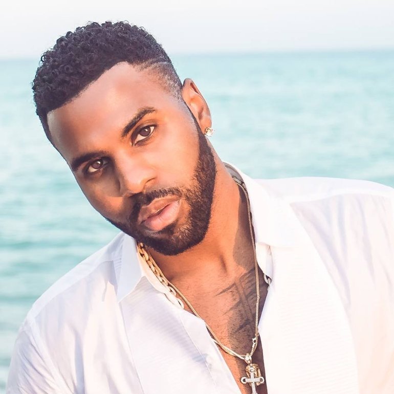 top_20_radio's tweet photo. #HappyBirthdayJasonDerulo enjoy in his biggest hits like "Swalla", "Goodbye", "Want To Want Me", and many more all day on our radio! 🔥🍑😉 https://t.co/14LxoFWEyB https://t.co/GFcdpeSSU7