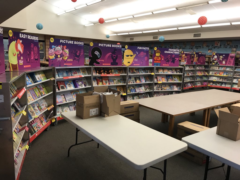DISDCarson's tweet photo. Nearing completion of set-up! #scholasticbookfair #allnextweek https://t.co/YYQNyz2Eur