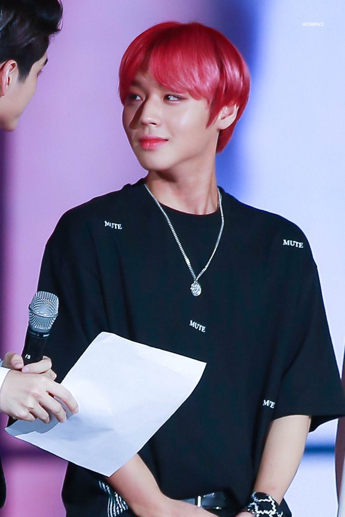 hoonspace0529's tweet photo. 180801 KMF #박지훈 #워너원 #parkjihoon #wannaone https://t.co/XncmvDHIhP