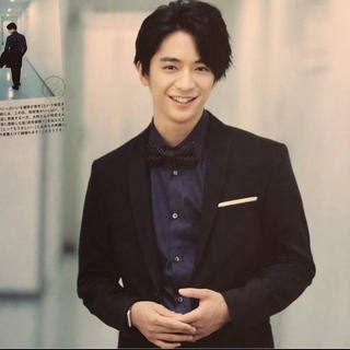 I'm sorry but how is it possible that there are no scans of this pages? Just look at this forehead Chinen. Just look.