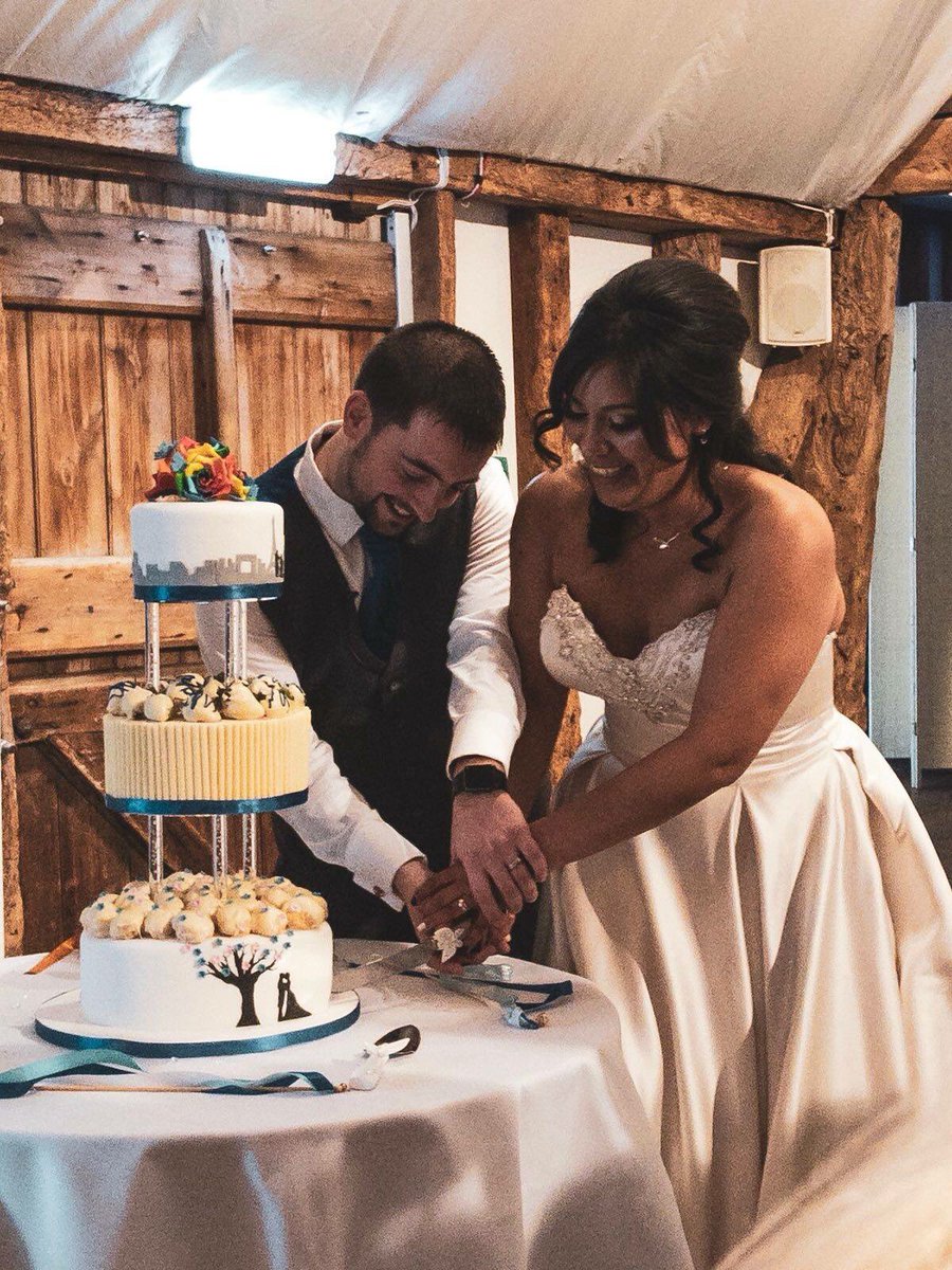 Heart And Soul Cakes On Twitter Roberta Robert S Wedding Cake