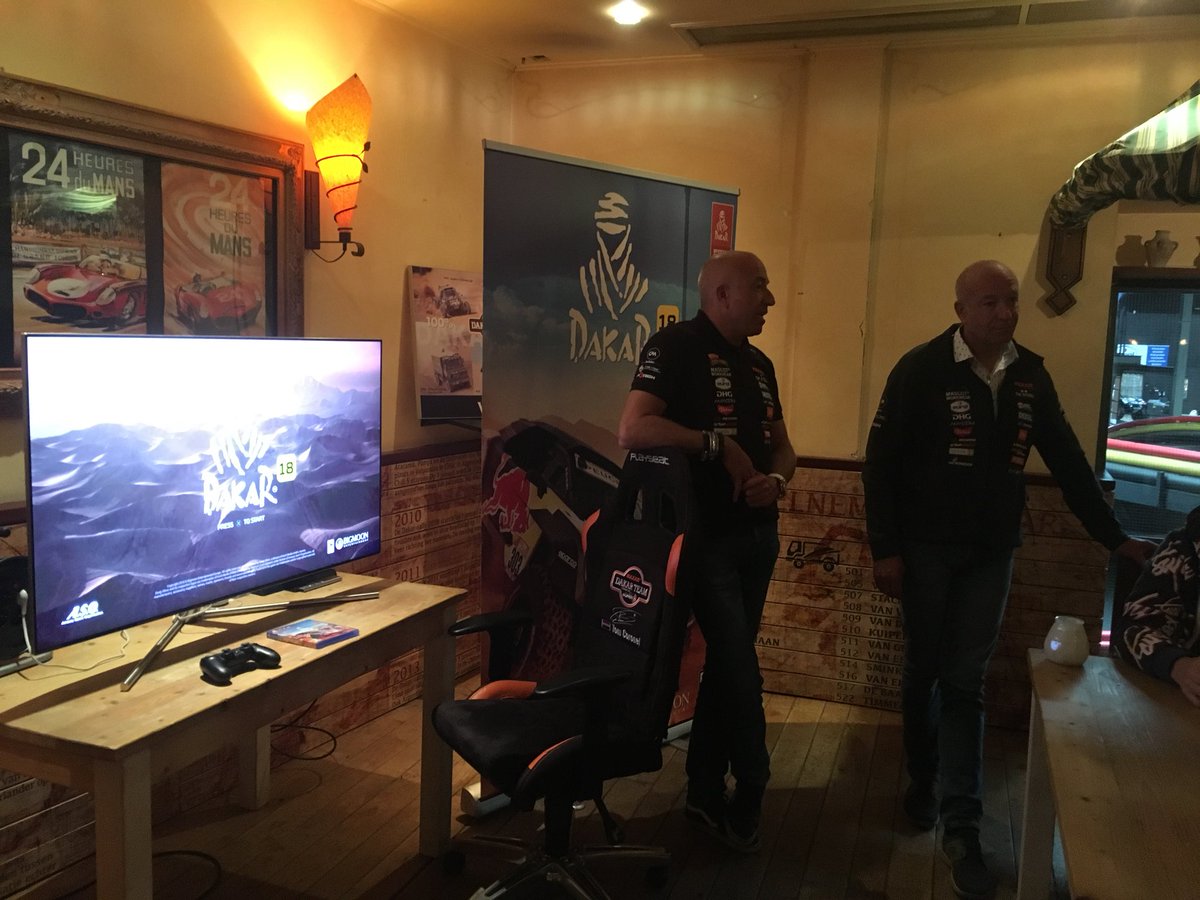 DeepSilverBLX's tweet image. Dakar 18 launch event met @TimCoronel en @TomCoronel 👌👌

#Dakar18