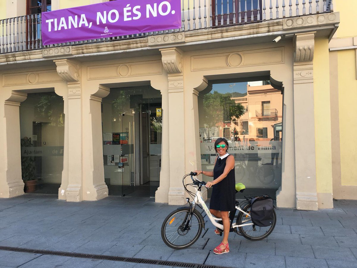 MediambienTiana's tweet photo. Del 16 al 22 de setembre, Setmana Europea de la Mobilitat Sostenible. Treballadors municipals canvien el cotxe als seus desplaçaments per bicicletes. #Mobilitat2018 #SetmanaMobilitat2018 https://t.co/svNJVWlyqX