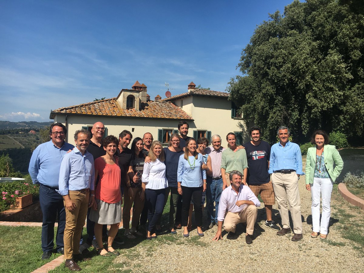 chianticlassico's tweet photo. Un'esplorazione, a tappe, dell'intero #territorio del #ChiantiClassico, attraverso il racconto dei suoi produttori. Davvero una bella esperienza quella del #ccbootcamp @DrinkEatLove https://t.co/NrQQm4W97J