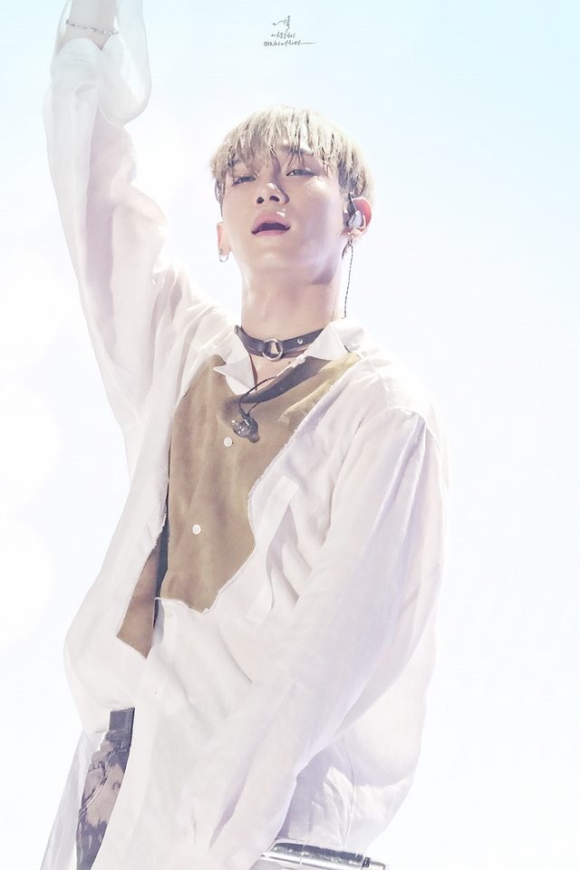 W_hiteN_oise's tweet photo. #HAPPYCHENDAY
사랑하는 종대 생일 축하합니다 ✨♥️😊
너무 보고싶다.. 🤧😭🌈🌿 https://t.co/J4NS4Wisvs