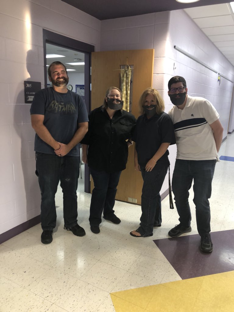 MrsSummers_wrms's tweet image. Freaky Friday-imitation is the best form of flattery!#reynproud #WRMSwolves