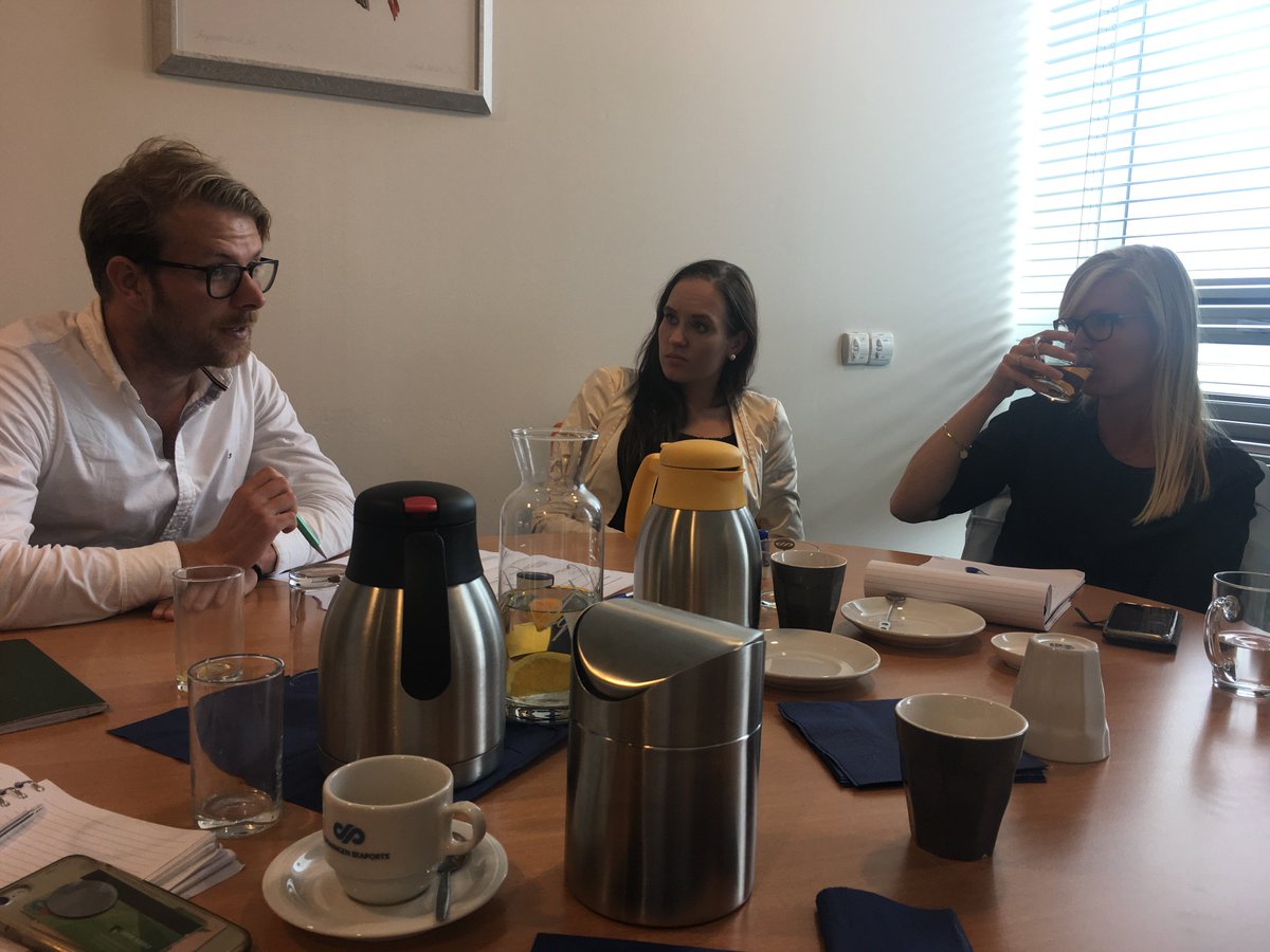 GroningerHavens's tweet photo. Deepdives met #startup Growth, die we begeleiden tijdens het #startupinresidence programma! Meer weten over dit leuke en unieke project?  https://t.co/VOlp7D4Tsv #SIR050 @FoundedinGro #talentneeded #newthinking #innovation https://t.co/QILb94gBYI