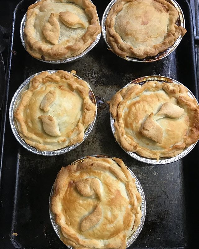 Hi everybody, if you’re feeling the need for comfort food or something to warm you up, come to Loving Hut the Level, Brighton for our highly popular and unique Fake and Kidme Pies 🌱💪😋 ift.tt/2QOPqvs