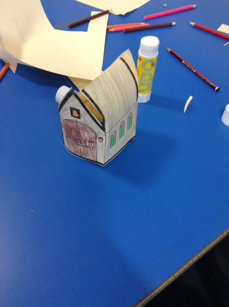 MissBennett22's tweet photo. We are having lots of fun creating our own 3D churches this afternoon #shapenets ⛪️ https://t.co/gJGTaV85Qw