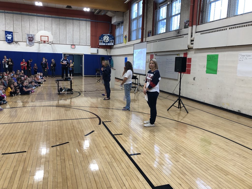 MrsCallahanDT's tweet photo. Kicking off the 2018-2019 school year with our Core Values Assembly! https://t.co/3w5pOMxGQ0