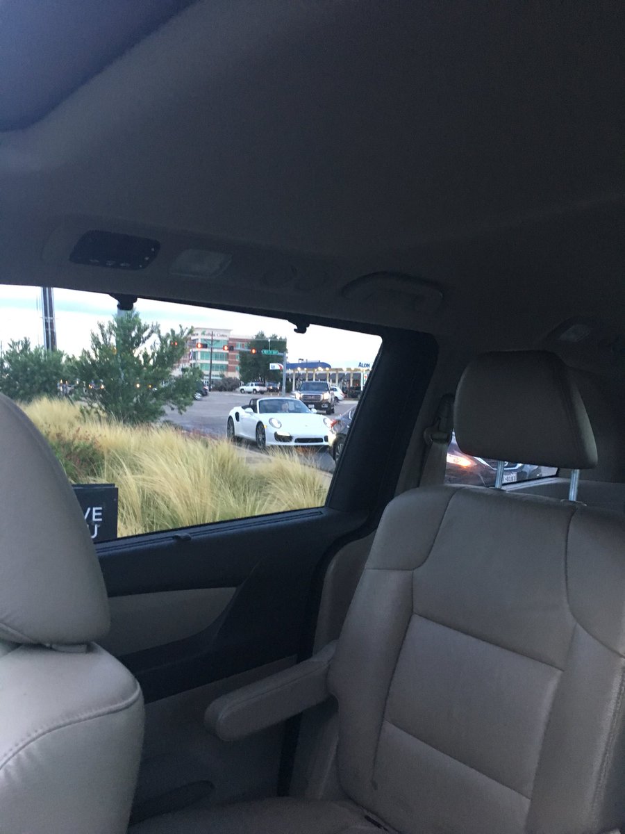 annecrago's tweet photo. And the view behind me. This is back-up on a 6 lane, 50 mph road. https://t.co/JTmoqGo341