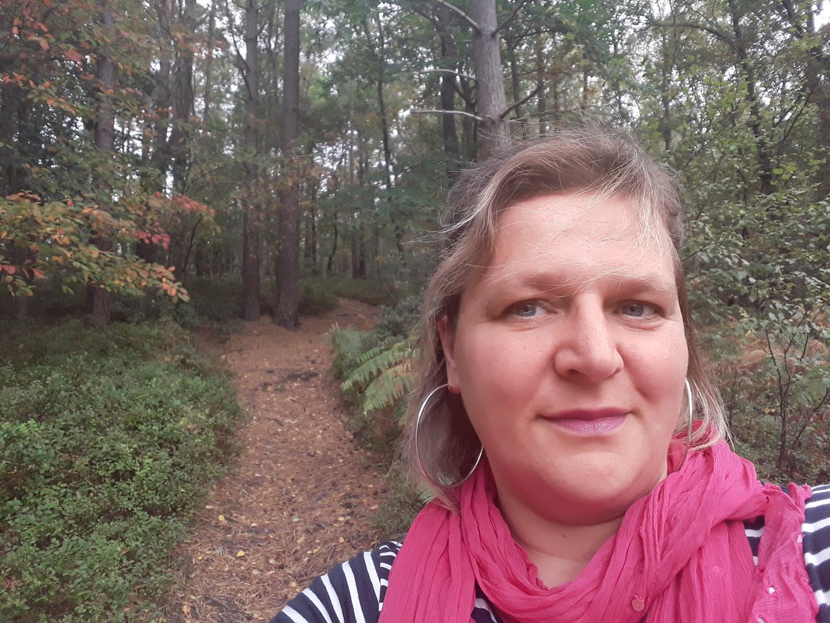 Liftcopywriting's tweet image. #Autumn is like summer&apos;s going away party #surreyhills