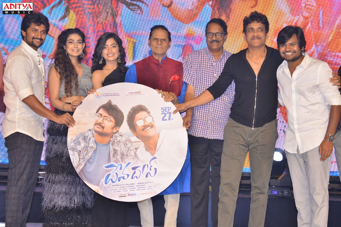 adityamusic's tweet photo. #DevaDas Audio Launch images!

Watch #Devadas Audio Launch Highlights Here ► https://t.co/ba0BdvngLZ

@iamnagarjuna @NameisNani @iamRashmika @aakanksha_s30 @SriramAdittya @VyjayanthiFilms @UrsVamsiShekar #DevadasAudioLaunch #DevaDasOnSept27th https://t.co/IHTCBErdMZ