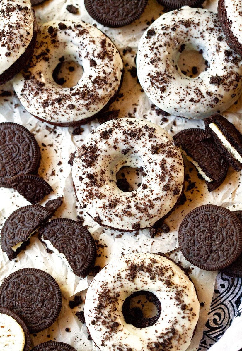 FoodPornLife_'s tweet photo. A very hypercaloric snack, this afternoon!😍 #FridayFeeling #oreodonuts #OREO #internationaldayofpeace #21settembre #SanMatteo https://t.co/wOgGbKswyq