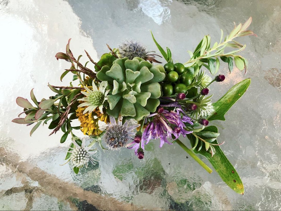 PlantRealFla's tweet photo. Floral designer and native nursery manager Annie Schiller will give a workshop at the #NativePlantShow Learn how to use seasonal Florida native &amp; Florida-friendly plants for personal and home decor. Make your own boutonniere or hairpiece to take home. https://t.co/B8oGyeEu76 https://t.co/KAivtC2vJR