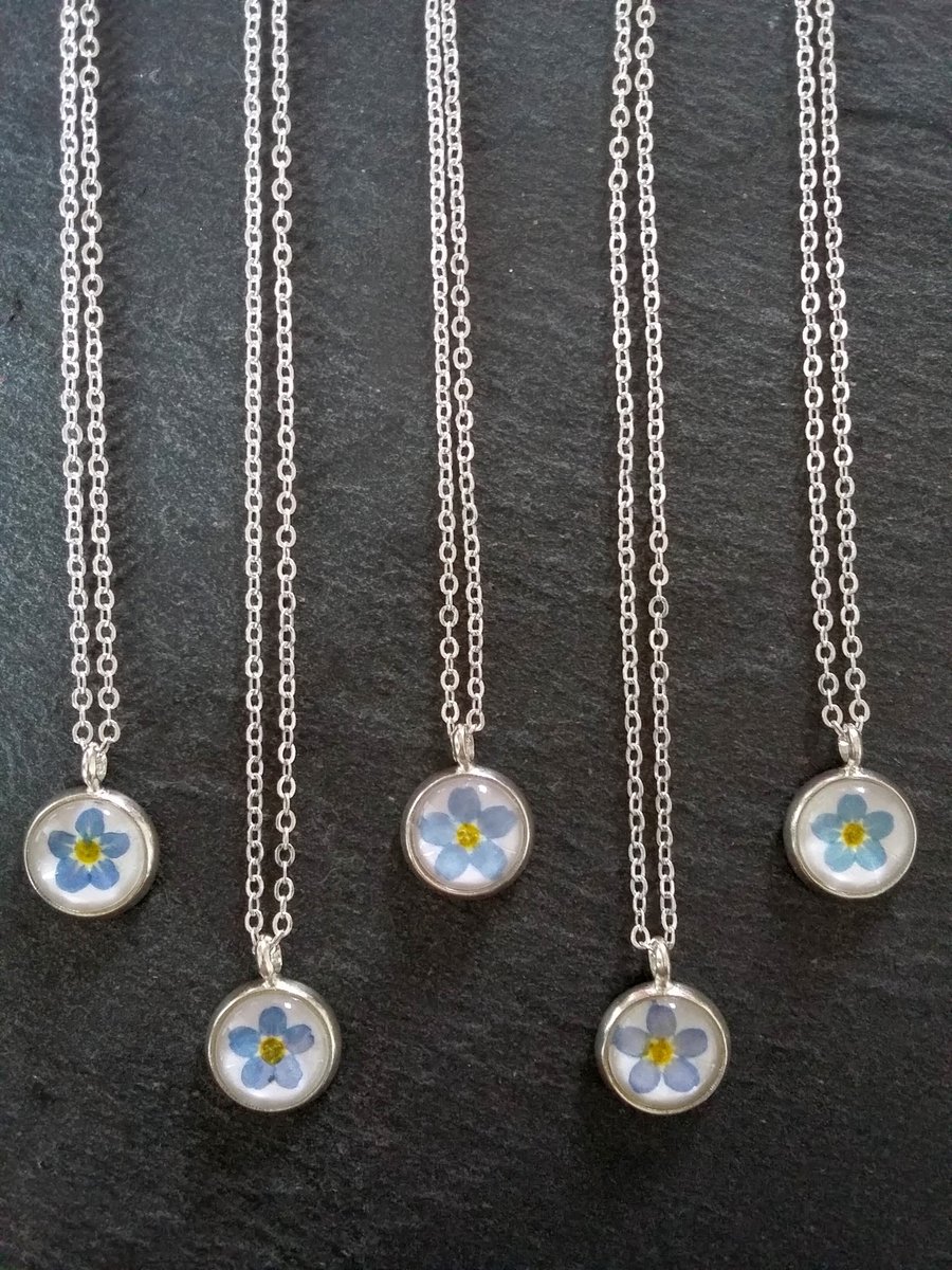 It's not long until we all start to think about #christmasgifts and #giftsforher Therefore, here's a little nudge and inspiration about what to #buy for your #lovedone #forgetmenot #flowers etsy.com/uk/listing/237…