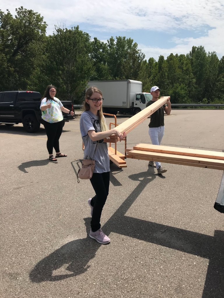 KStateArtDept's tweet photo. Advanced painting students working in the woodshop to build their canvases for the semester. #KState #artdept #art #paint #painting #studioart #canvasbuilding #ART650 #createsomethingneweveryday https://t.co/7IDTQPXimI
