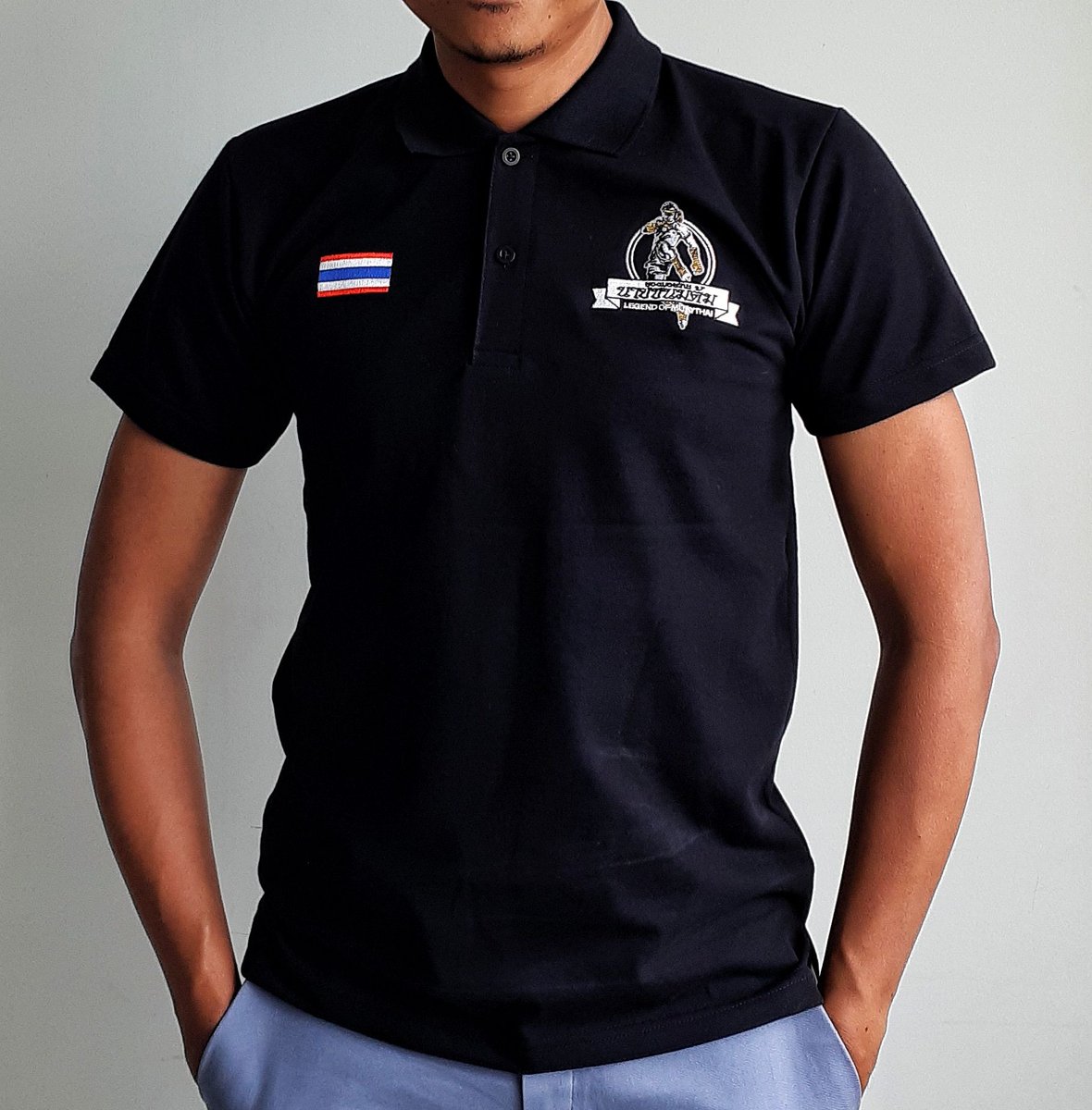 ExpoMuay's tweet photo. ของมันต้องมี...+++ เสื้อ โปโล ปักลาย สัญลักษณ์ "ยอดมวยไทยนายขนมต้ม" เสื้อ T Shirt พิมพ์ลายแม่ไม้มวยไทย มี 5 สี 5 ท่า จองได้แล้ววันนี้ที่ https://t.co/8Fr7P4gg2h
#muaythai #muaythaiTshirt #muaythaiexpro #เสื้อมวยไทย #นายขนมต้ม https://t.co/8wZ0MKVNgF