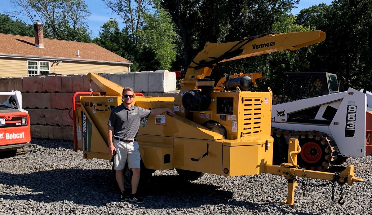 OakmontFinance's tweet photo. Eric from Framington, MA flew to PA where our rep DJ met him at the airport. They drove to A&A Equipment Sales to check out his new machine. Since Eric was pre-approved, he just signed his loan documents and headed home the same day! #FinancingDoneRight #OakmontCapitalServices https://t.co/1FRZfE826K