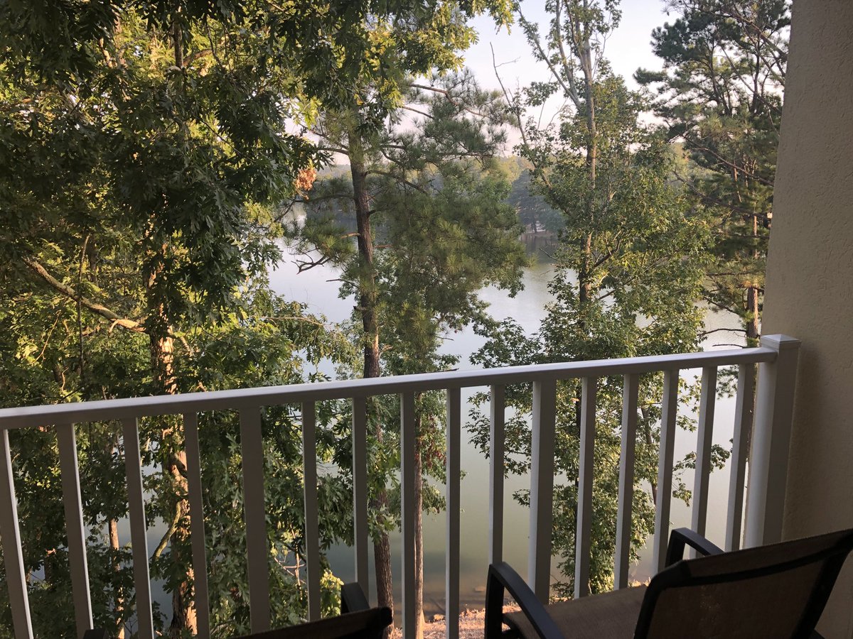 nathanquirl's tweet image. Last day of Android programming with Kotlin. Good bye awesome views. #bignerdranch