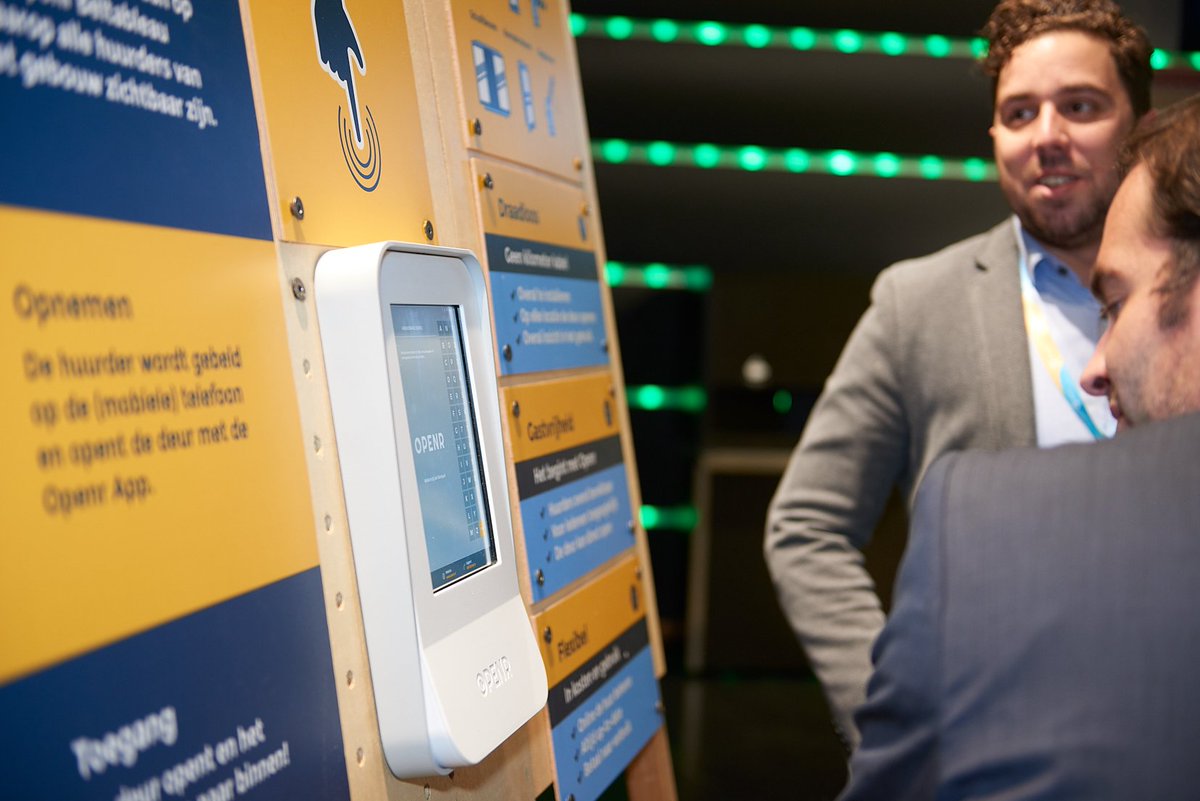 Naast het programma kunt u op SHIB ook de informatiemarkt bezoeken. Laat u inspireren door de praktijkvoorbeelden van slimme #technologie van onder meer <a href="/KONECorporation/">KONE</a>, <a href="/ABBgroupnews/">ABB</a>, <a href="/GiaSystems/">Gia Systems</a> en <a href="/qbussmarthome/">Qbus</a> Bekijk alle exposanten op de website bit.ly/2NxMIwx