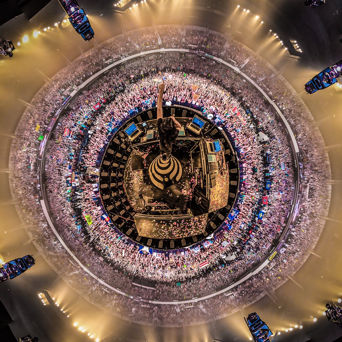 🌀 WE 360 🌀
bassnectar.net/2018/09/return…
THANK YOU FOR BEING A PART OF THIS!
#NYE360