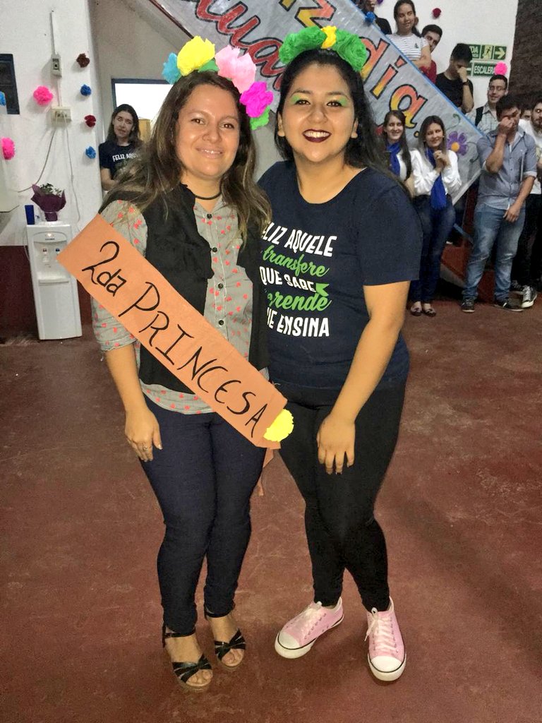 nataliaderehe's tweet photo. Inesperado homenaje de alumnos por el día del Profesor ‼ Celebramos todo Junto #primavera #DiaDelEstudiante  #diadelaprimavera #IPET1308 https://t.co/KVrEplhFx2