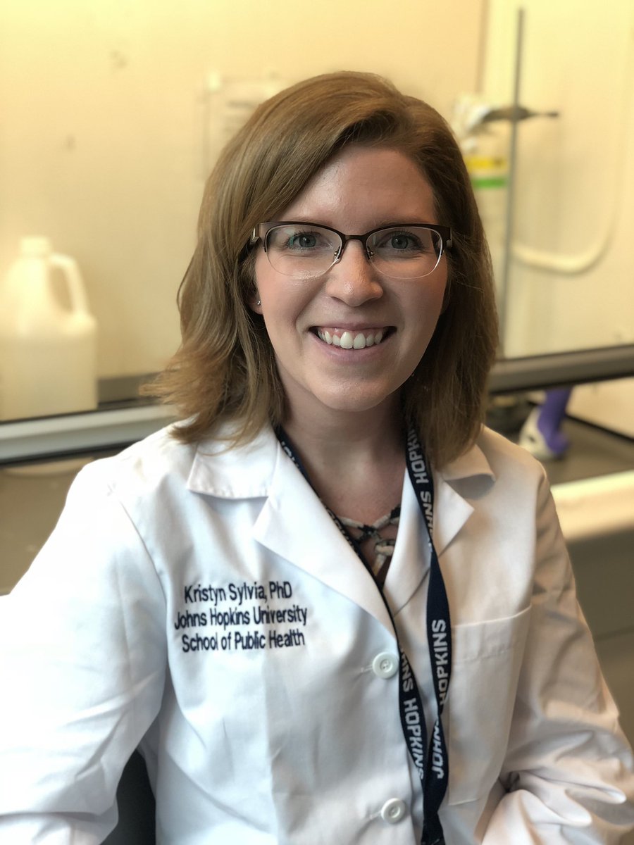 KleinLab's tweet photo. When the post docs get fancy new, personalized lab coats you know weβre having a photo shoot #friyay #readytoscience https://t.co/MekAh8rEqo