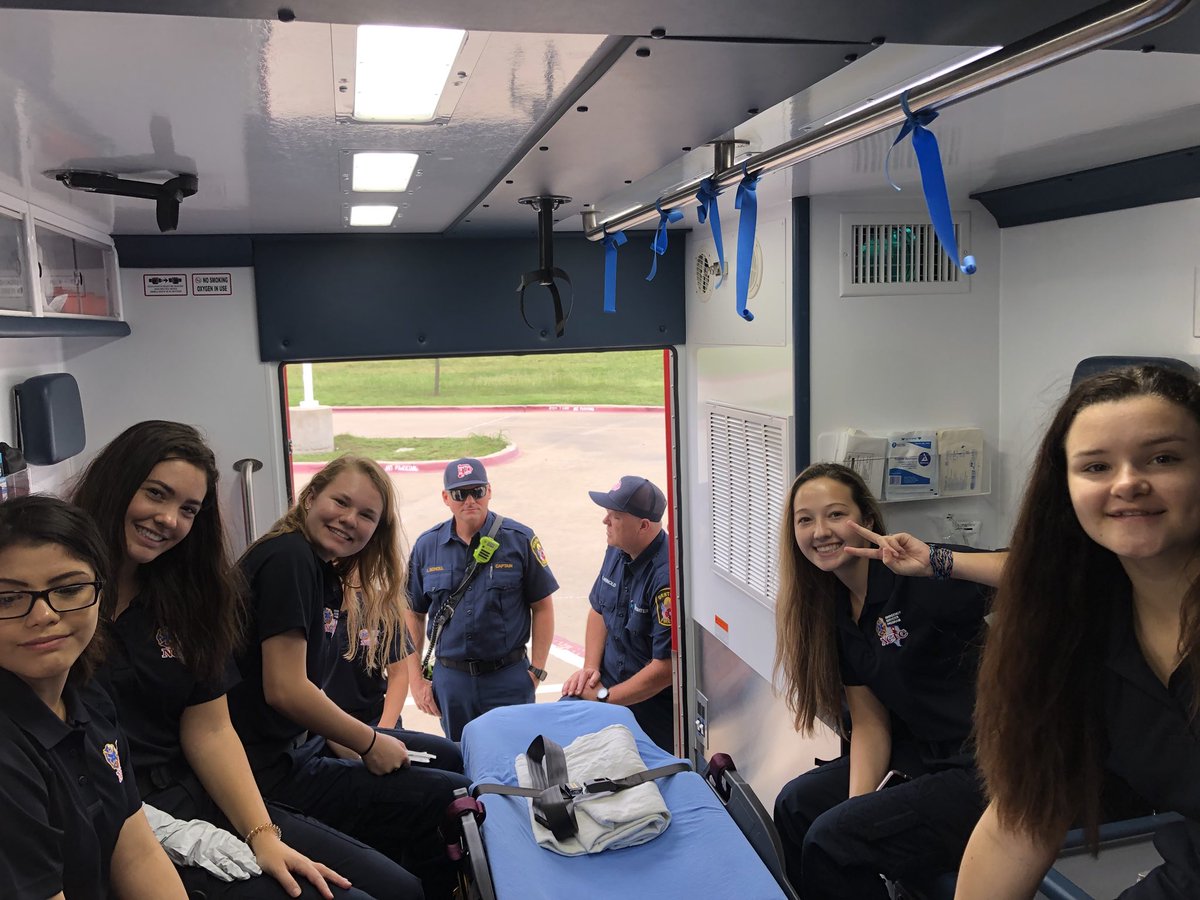 EMT_ATC's tweet image. Denton Fire Department Engine 4 &amp;amp; Med 4 came out today too! @DentonATC @ctedentonisd @dentonisd @cityofdentontx #ems #emtstudents #DentonISDDelilvers