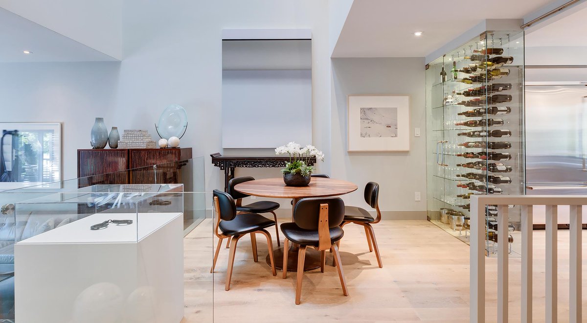 Contemporary in Yorkville. $3.1million. As you follow me, you will discover Toronto's most interesting homes. 

#torontolife #marketingmaterial #luxurylife #home #property #realestate #torontorealestate #historical #photography