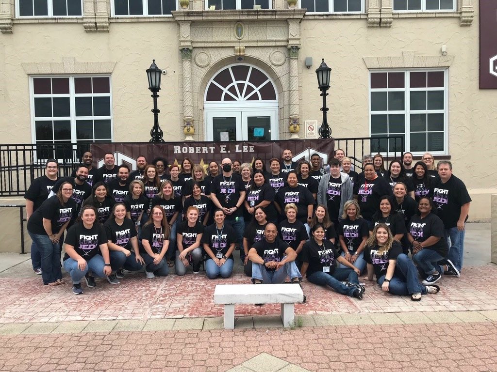 Look at this impeccable Gander Spirit! The Gander Staff and a few students  purchased shirts in support of Mr. Richards! How awesome is that!  We love when everyone comes together! Let’s fight to the finish! Go Ganders 👐🏽