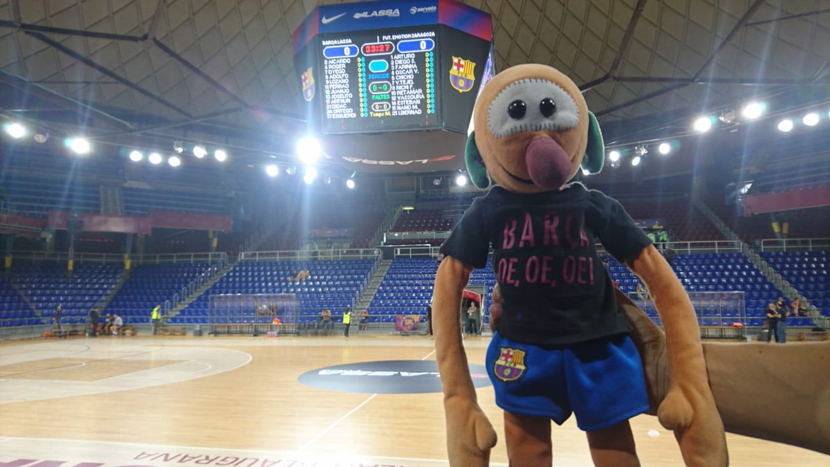 AnnaSolernou's tweet photo. Torna a ser dia de partit i ja som al #palaublaugrana per animar al @FCBfutbolsala 🆚 @ADSala10
Segur que veurem molt bon futbol i un inspiradíssim @rogerserrano4
Som-hi #Barça Som-hi #enmic
Entre tots @PBBMeritxell, @Dracs1991 us animarem força
⚽💪 https://t.co/dNoErMKaTJ