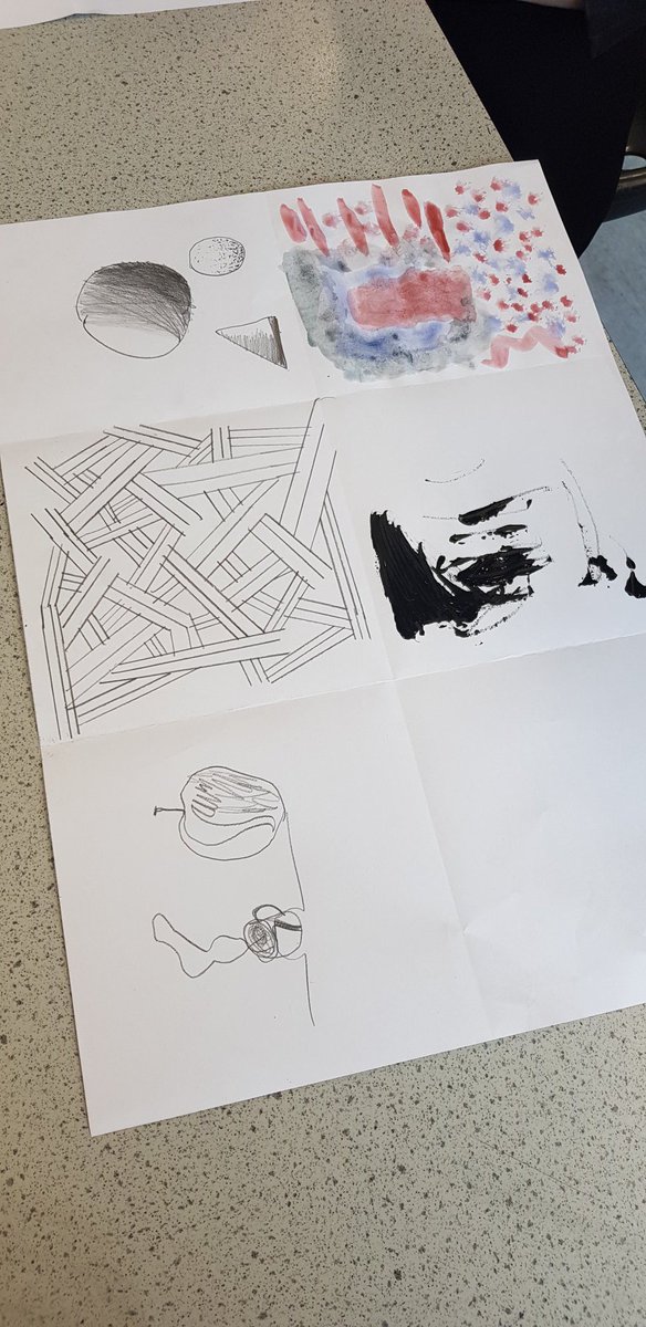 MrsStringerADT's tweet photo. Year 8 experimenting with different mark making techniques! ✏🖌✂️📏 #TogetherWeSucceed #experimenting #sampling #ks3textiles #arttextiles https://t.co/hYuVT2XAk2